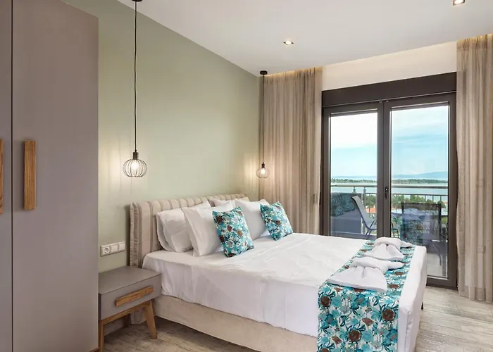 Thea Luxury Aparthotel Vourvourou