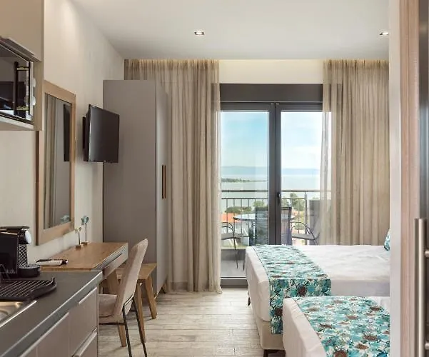Aparthotel Thea Luxury 4*