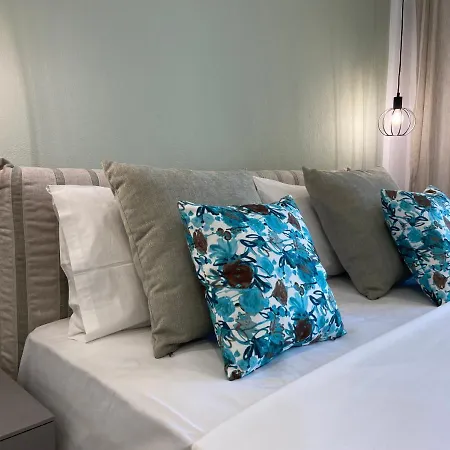 Thea Luxury מלון דירות 4*