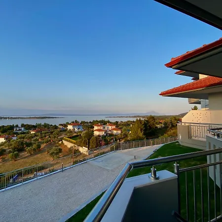 Thea Luxury 4* וורוורו